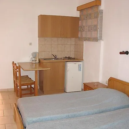 Alexandros Apartament *